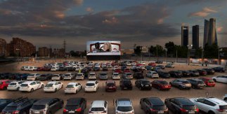 Grease en Autocine Madrid RACE