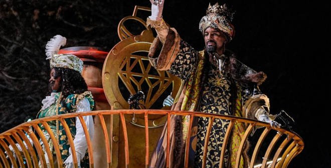 El rey Baltasar en Madrid en la Cabalgata de Reyes 2025