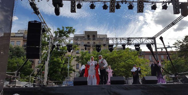 Actuación chulap@s en las Fiestas de la Paloma 2016