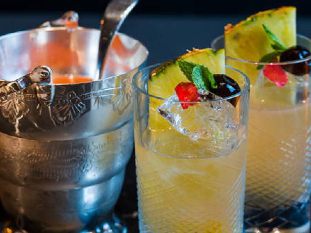 Cóctel Punch Room