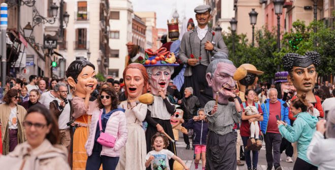 Pasacalles Fiestas de San Isidro 9 mayo 2025 tras la lectura del pregón
