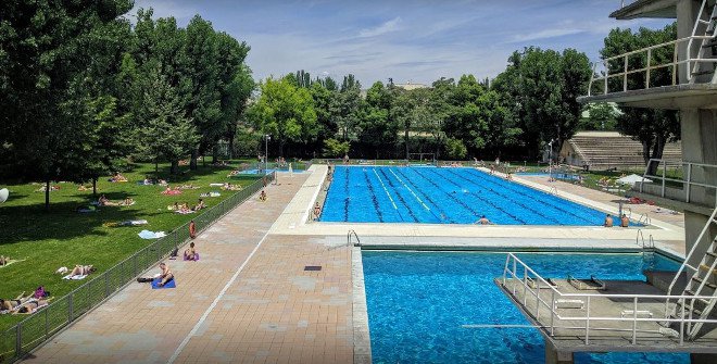 Piscina de la Universidad Complutense de Madrid. Calle Obispo Trejo, 8