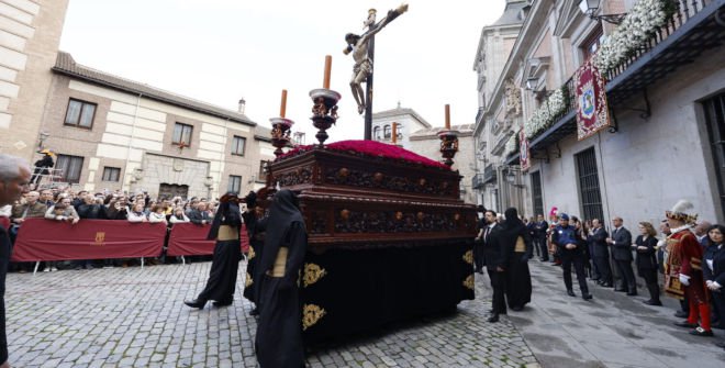 Salida procesional de la Hermandad Sacramental y Cofradía de Nazarenos del Santísimo Cristo de la Fe y del Perdón, María Santísima Inmaculada, Madre de la Iglesia y Arcángel San Miguel ‘los Estudiantes’. 13 de abril de 2025
