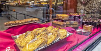 La Semana Santa en Madrid sabe a torrijas. Estas son de La Santiaguesa (© Álvaro López del Cerro).