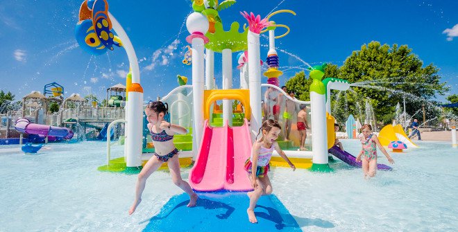 Parque Warner Beach